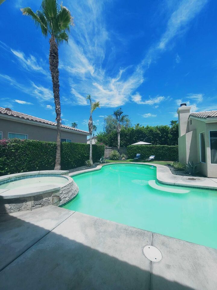 Property Photo:  74 Rocio Court  CA 92260 
