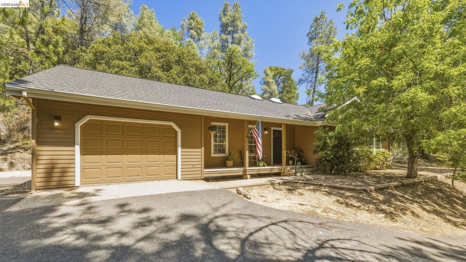 Property Photo:  21440 N Tuolumne Rd  CA 95383 