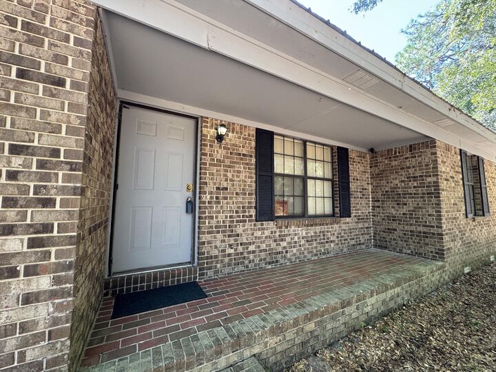 Property Photo: 2928 Aplin Road FL 32539