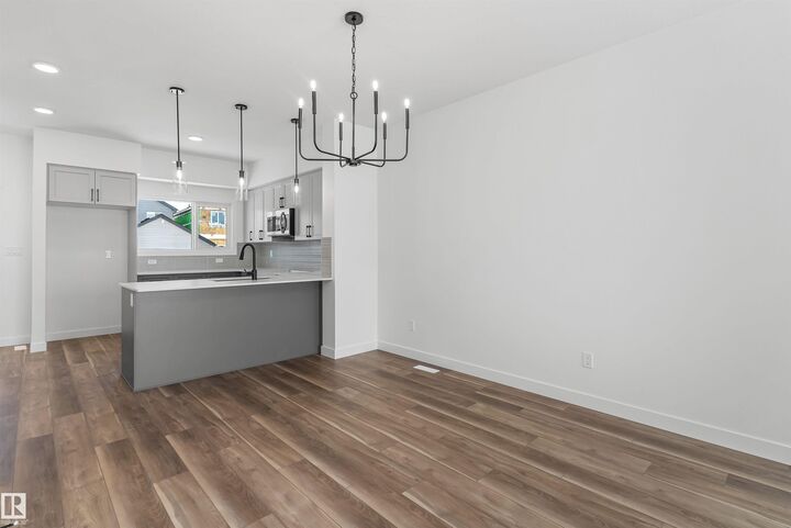 Property Photo: 1008 14 Avenue NW AB T6T 2W7