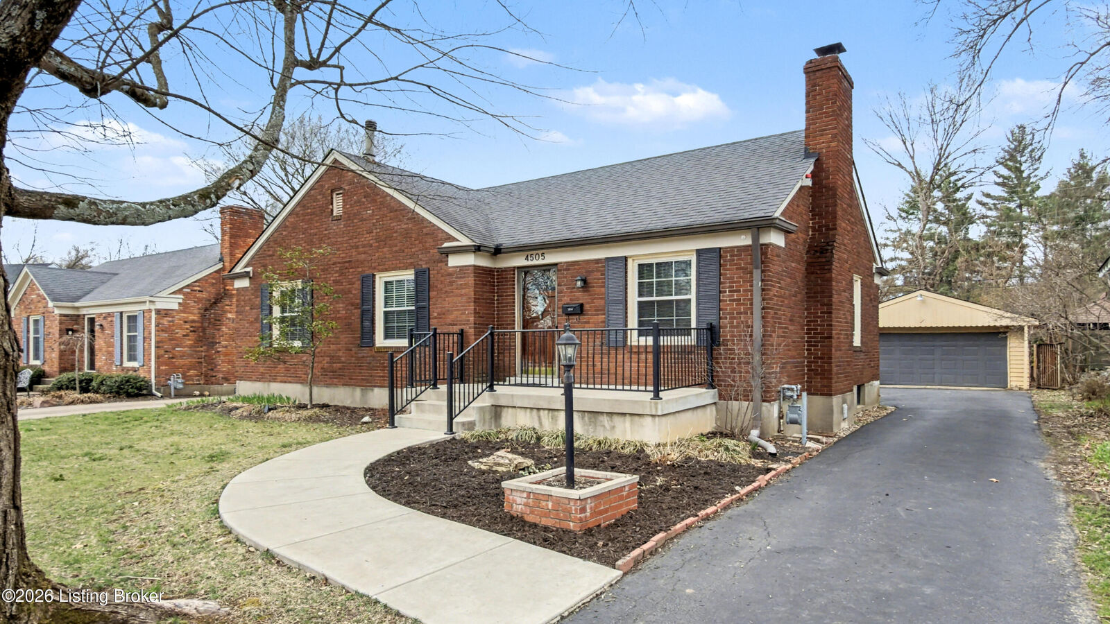 Property Photo:  4505 Fox Run Rd  KY 40207 