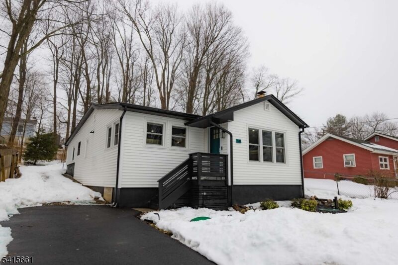 Property Photo: 18 Lake St NJ 07422