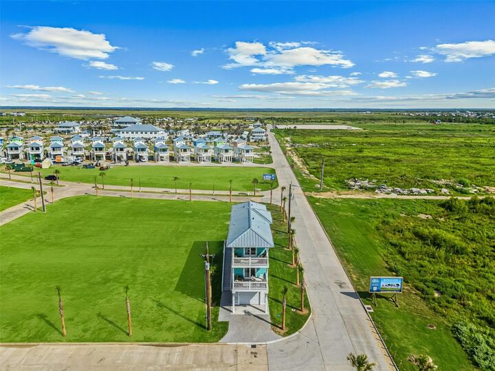 Property Photo:  683 Seaside Dr  TX 77650 
