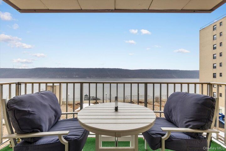 Property Photo: 1085 Warburton Ave 304 NY 10701