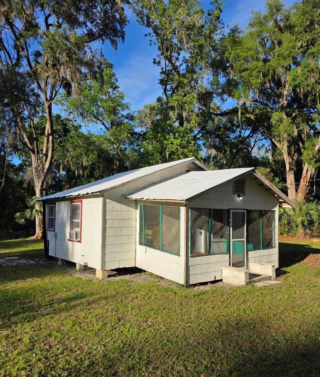 Property Photo: 1710 Northwest 29th Road FL 33538