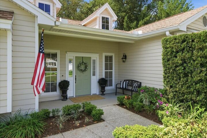 Property Photo:  2004 Russell Drive  FL 33618 