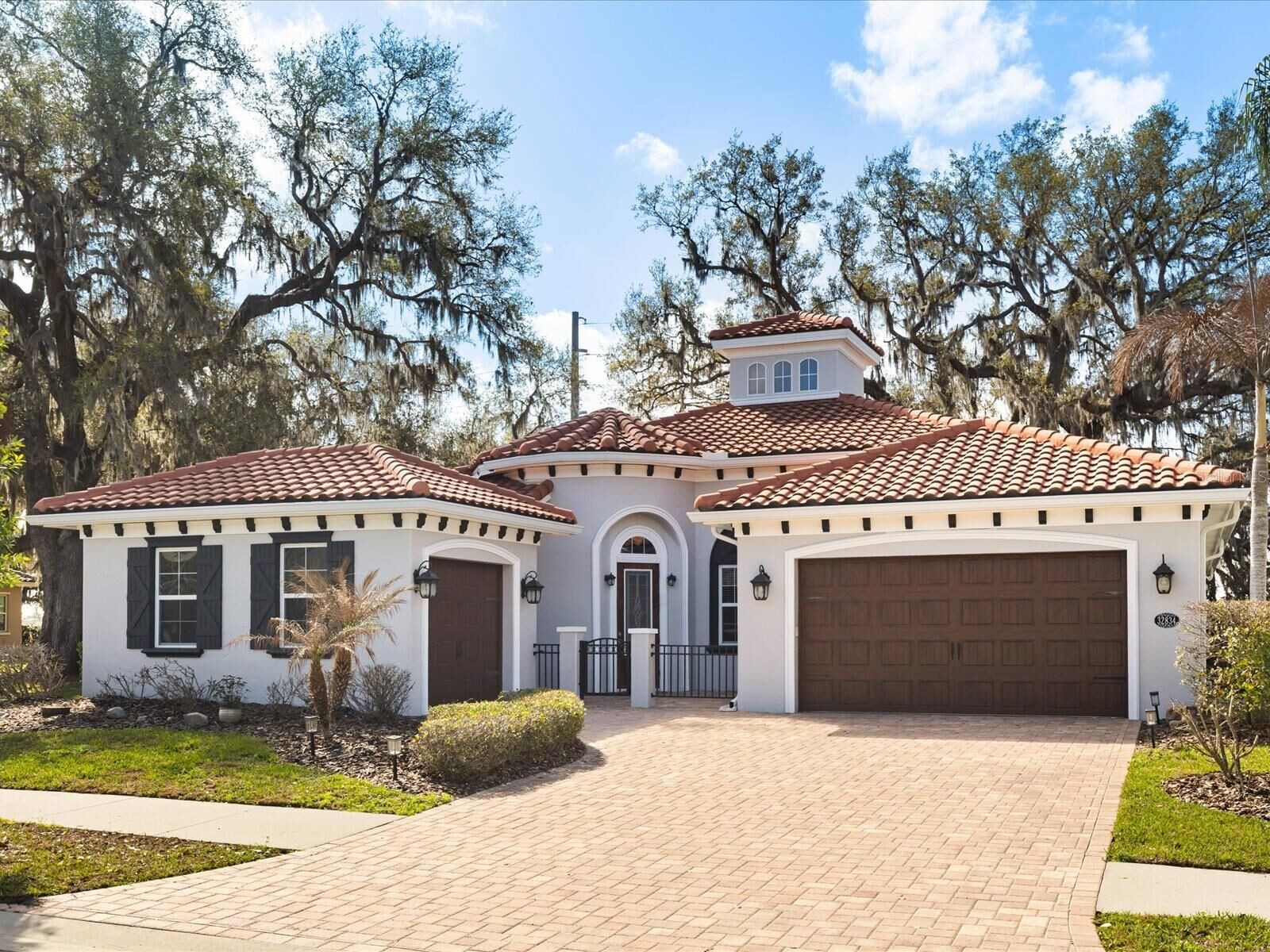 Property Photo:  32834 Estate Garden Drive  FL 33545 