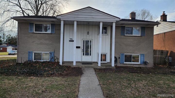 Property Photo:  28621 Milton Avenue  MI 48092 2319 