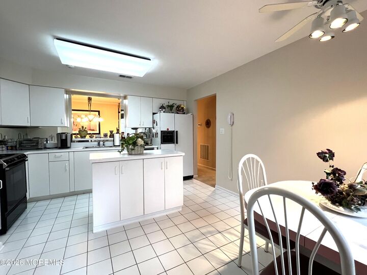 Property Photo:  92 Winthrop Road  NJ 08831 