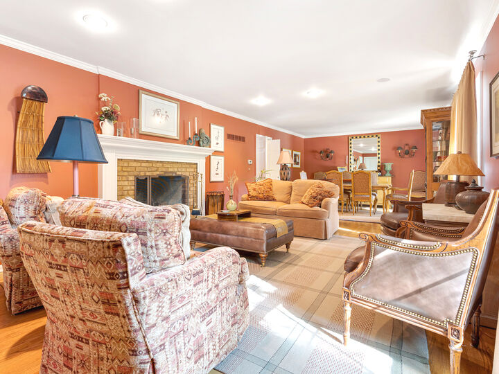 Property Photo:  4704 Daniel Drive  IL 60014 