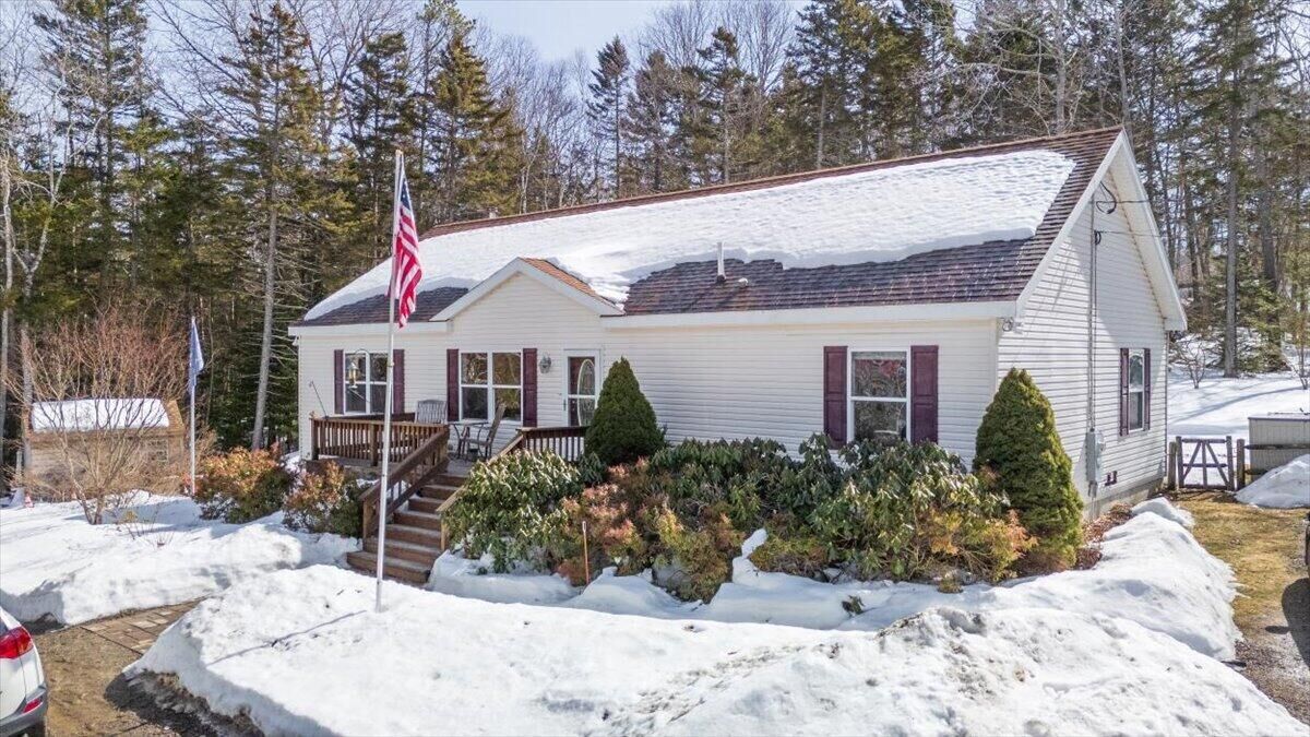 Property Photo:  407 Waldoboro Road  ME 04547 
