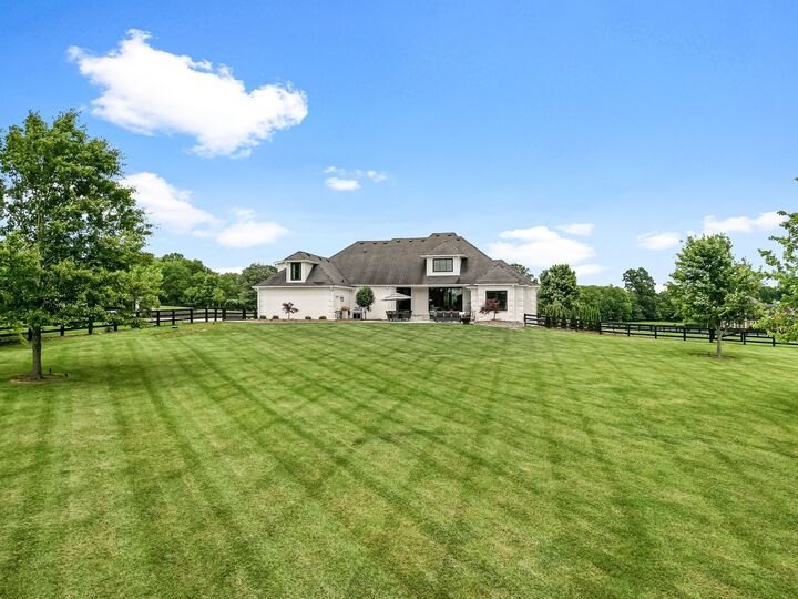 Property Photo:  108 Nestledown Xing  TN 37020 