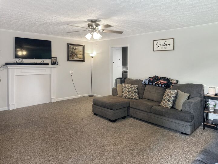 Property Photo: 329 Castle Ln TN 37058