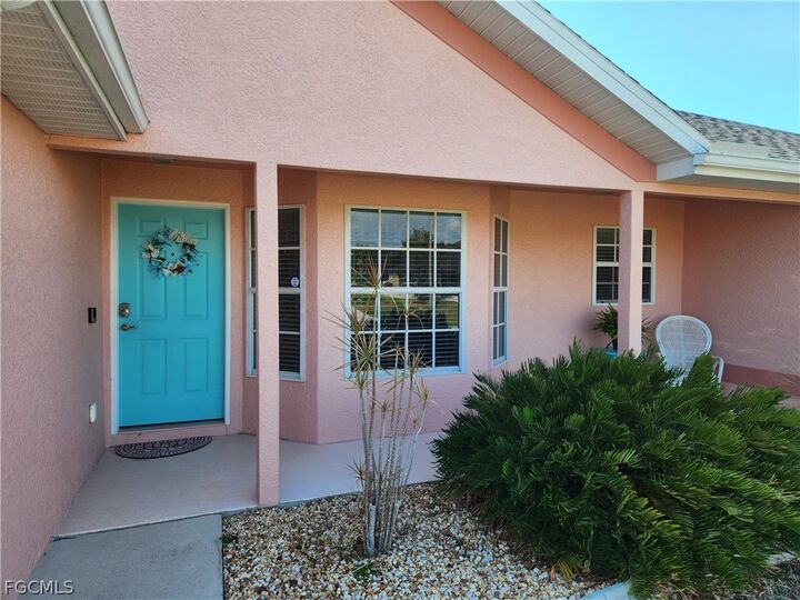 Property Photo:  3006 SW 15th Place  FL 33914 