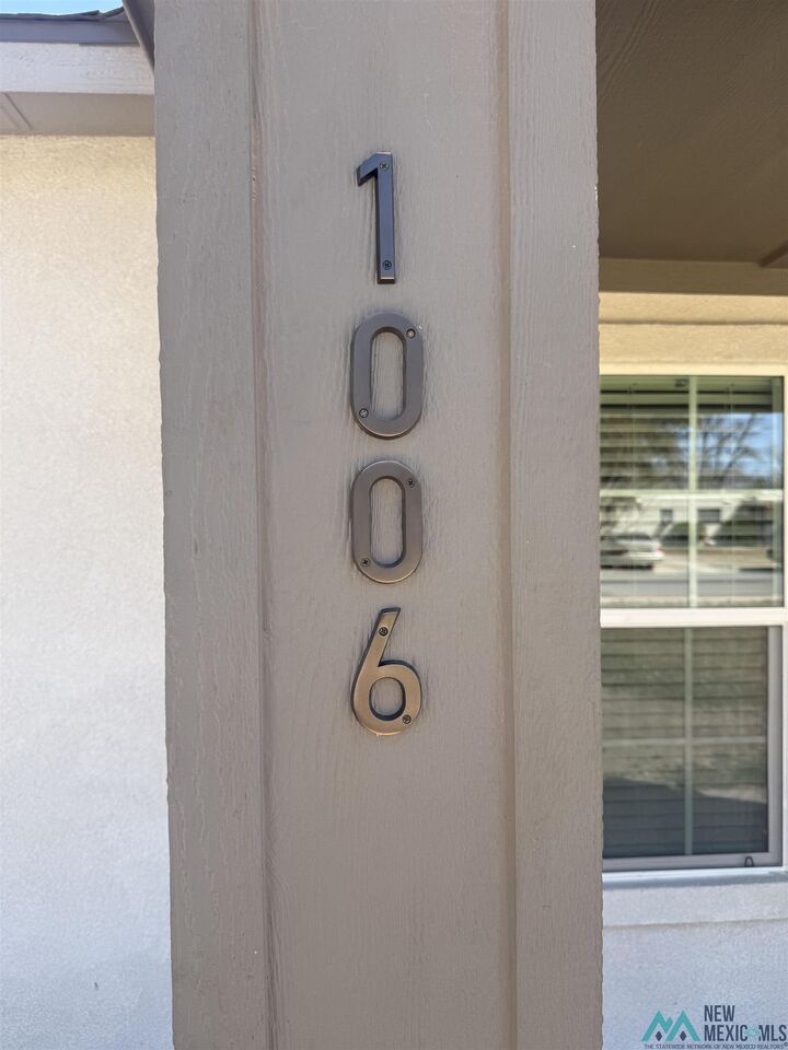 Property Photo:  1006 N Sixth Street  NM 88220 