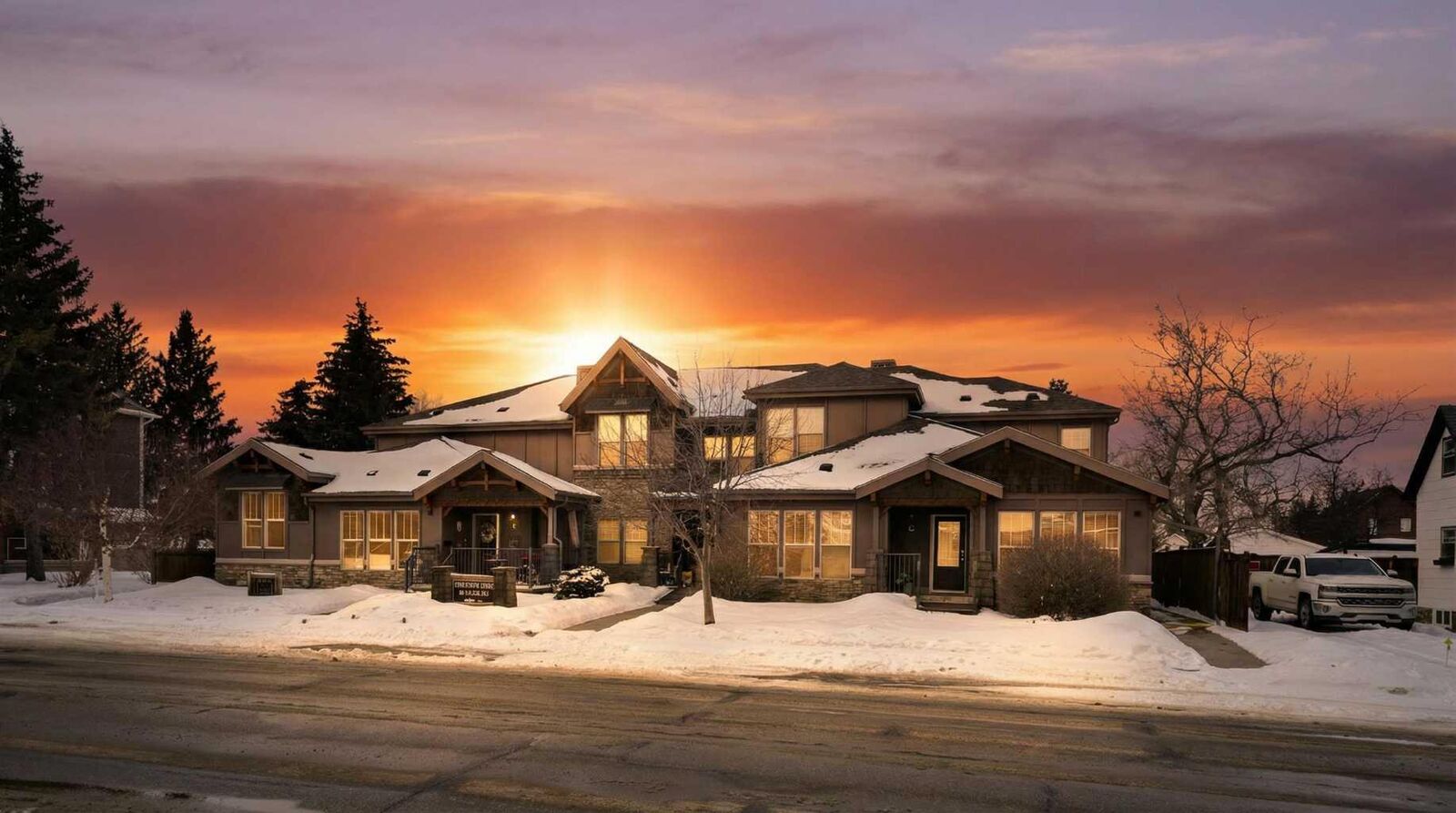 Property Photo: 5130 50 Street K AB T4L 1X2