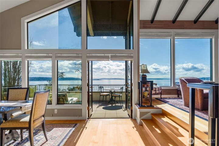 Property Photo:  1640  Magnolia Boulevard W  WA 98199 