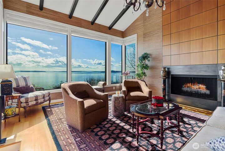 Property Photo:  1640  Magnolia Boulevard W  WA 98199 