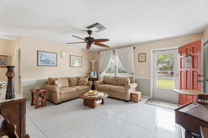 Property Photo: 1341 SE Seashell Lane FL 34996