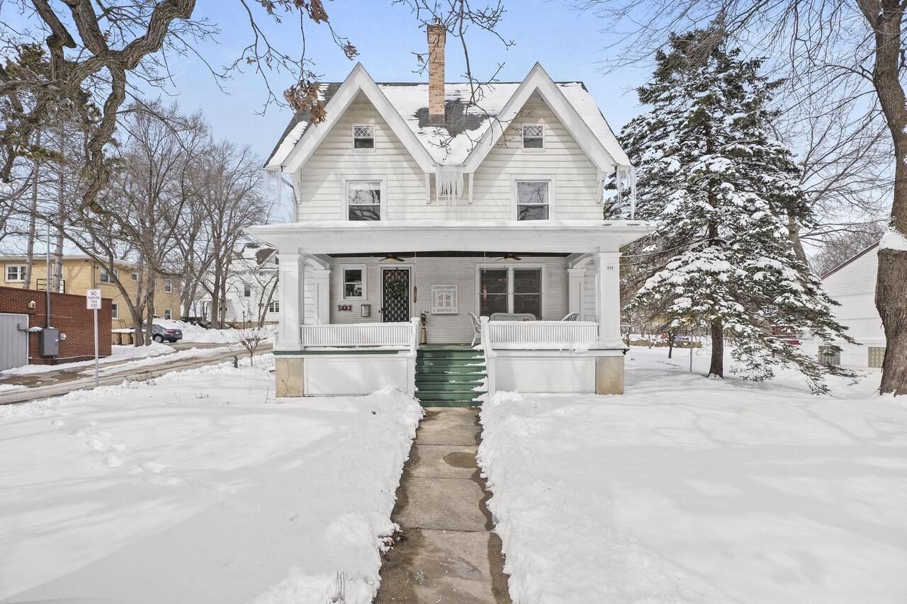 Property Photo:  318 West Lakeside Street  WI 53715 