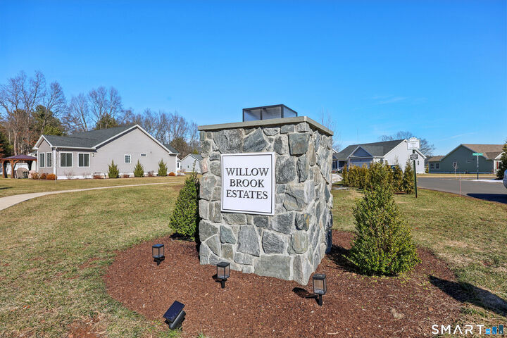 Property Photo:  152 Willow Brook Drive  CT 06032 