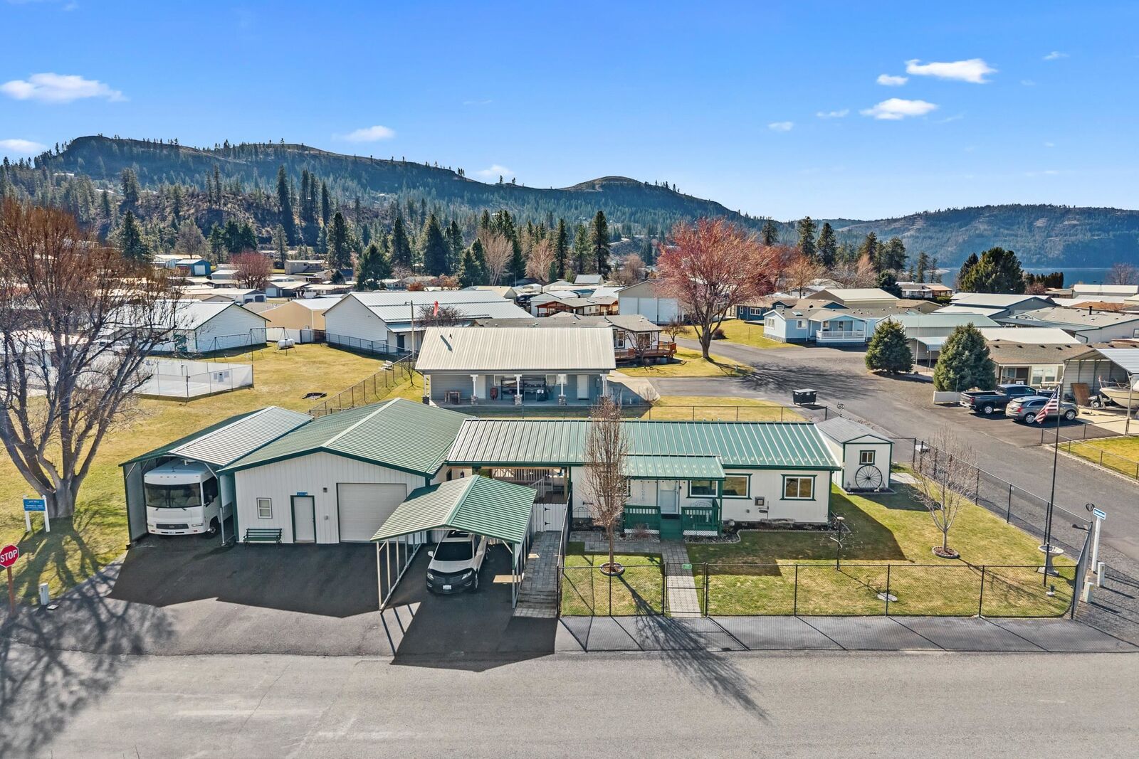 Property Photo:  2325 Rainbow St  WA 99122 