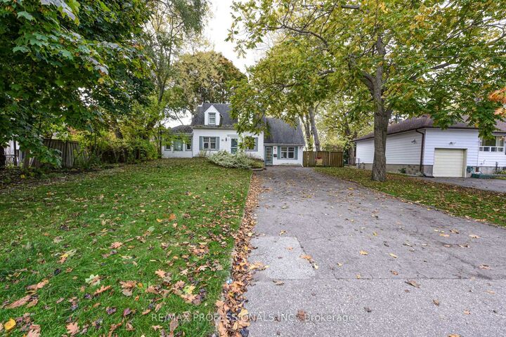 Property Photo: 10 Broadview Avenue ON L5H 2S9