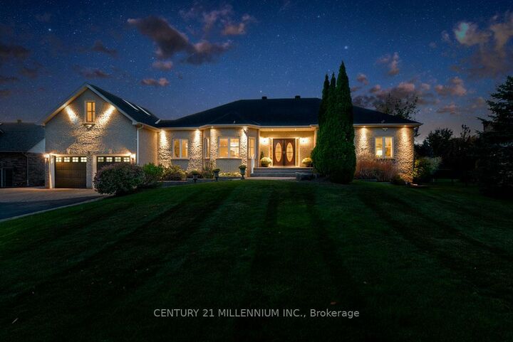 Property Photo:  8 Castlewood Court  ON L7K 0C1 