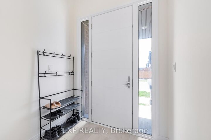 Property Photo: 122 Turnberry Lane ON L9J 0M3