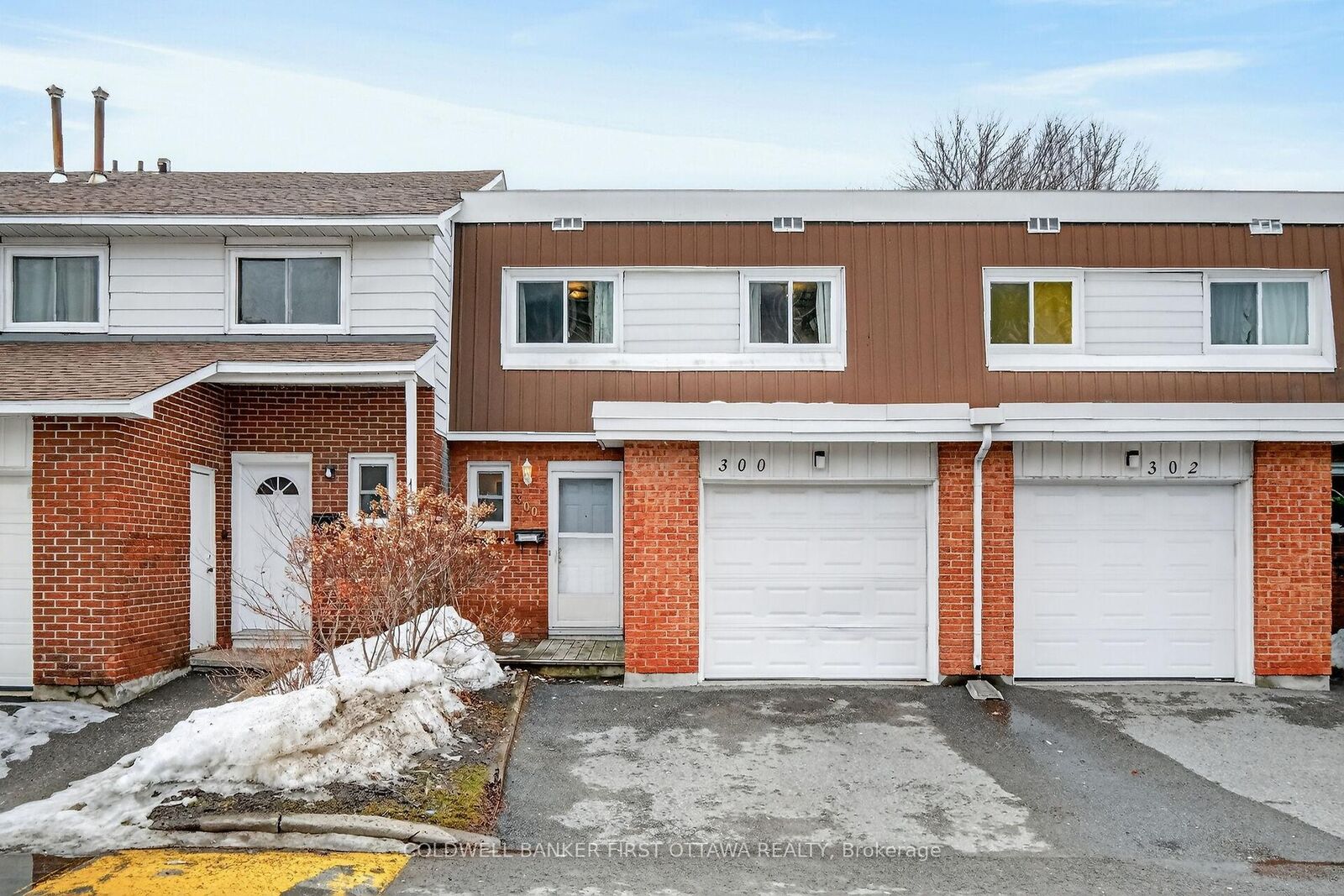 Property Photo: 300 Stone Quarry Private S ON K1K 3Y2
