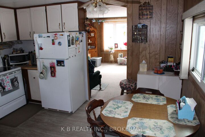 Property Photo: 6 Cedar Street W ON K7R 3L1