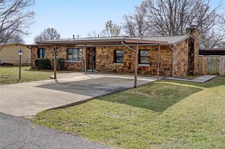 Property Photo:  502 W 43rd Street  OK 74063 