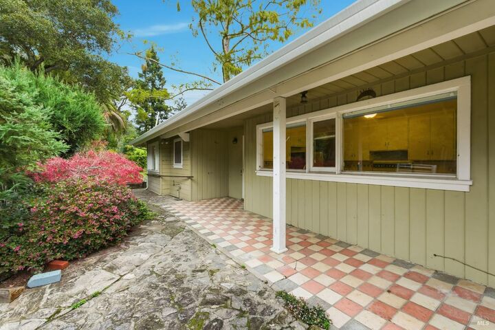 Property Photo:  40 Newhall Drive  CA 94901 