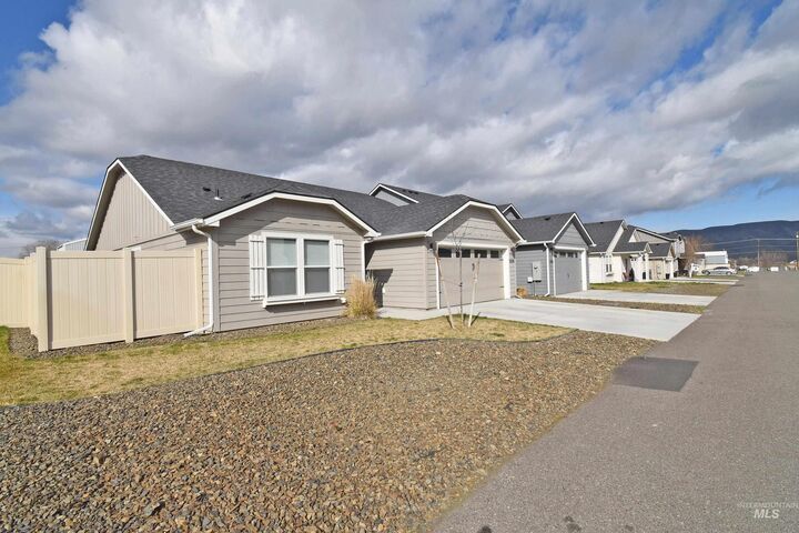 Property Photo:  2428 Legacy Court  WA 99403 