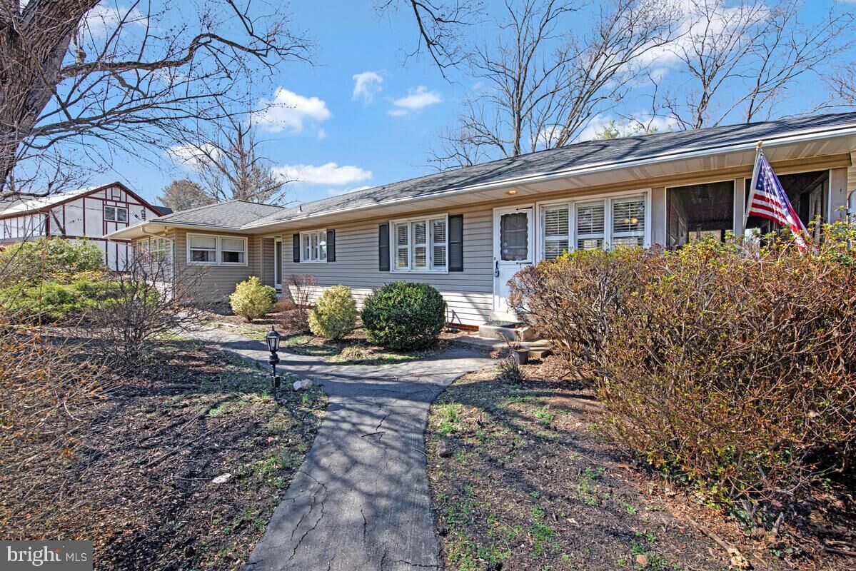 Property Photo: 13524 Sherwood Forest Drive MD 20904