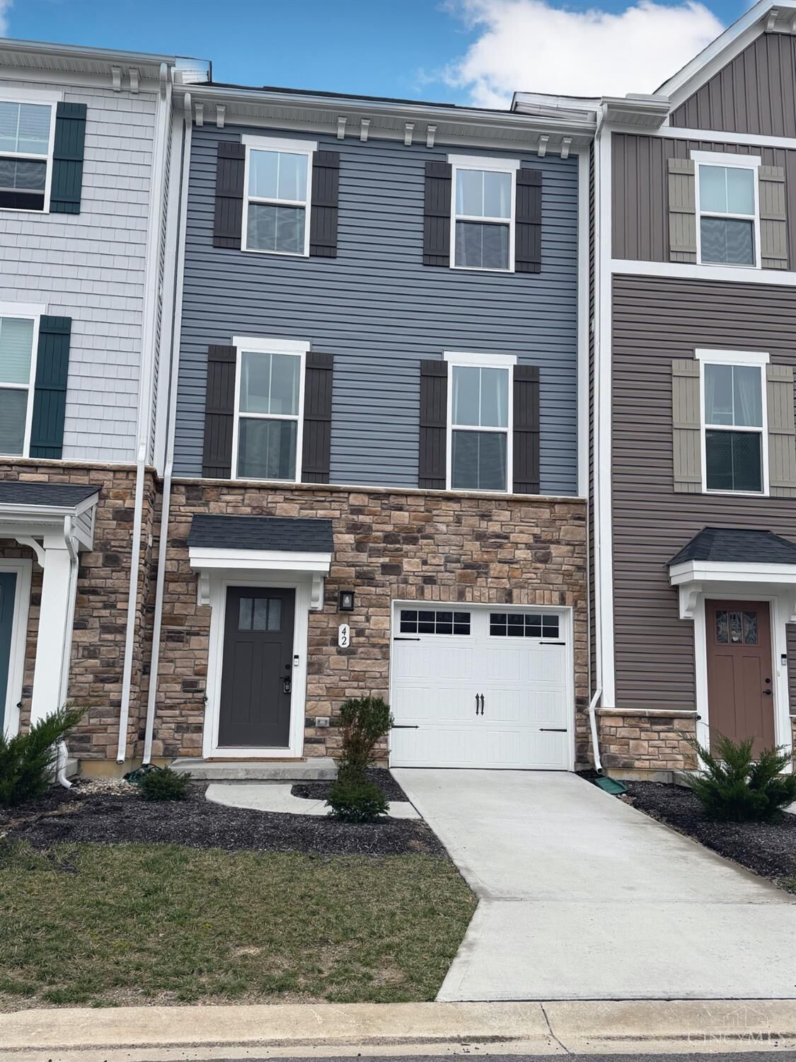 Property Photo: 42 Wentworth Lane OH 45236