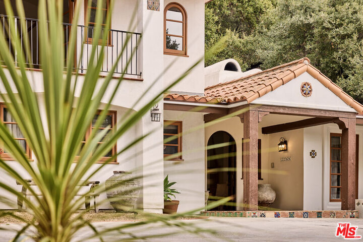 Property Photo: 3268 Serra Rd CA 90265