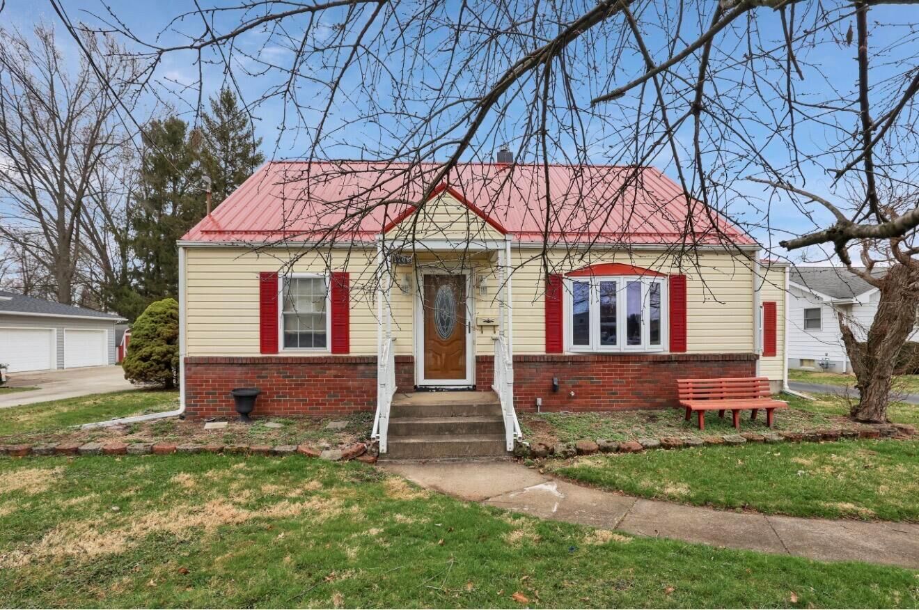 Property Photo:  1700 W Main Street  OH 43055 