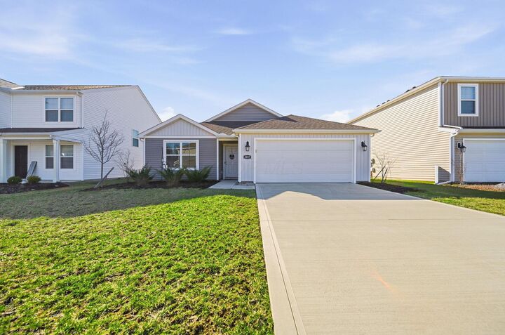 Property Photo: 3057 Lamptonridge Drive OH 43232