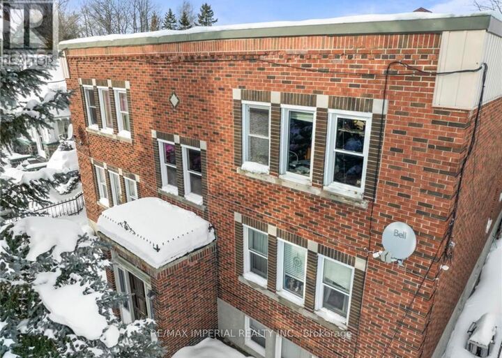 Property Photo:  226 Oak Street  ON P3C 1M7 