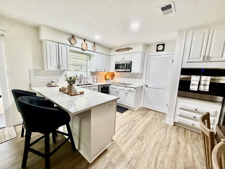 Property Photo:  706 Bradford Drive  FL 32547 