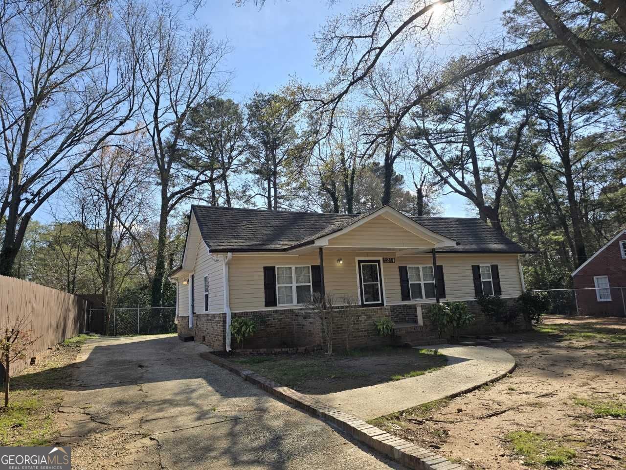 Property Photo:  1211 Lake Drive  GA 30236 