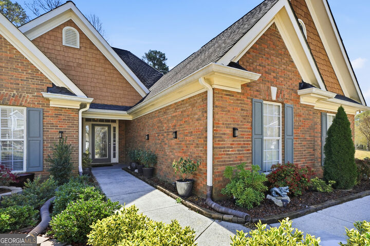 Property Photo: 244 Graymist Path GA 30052