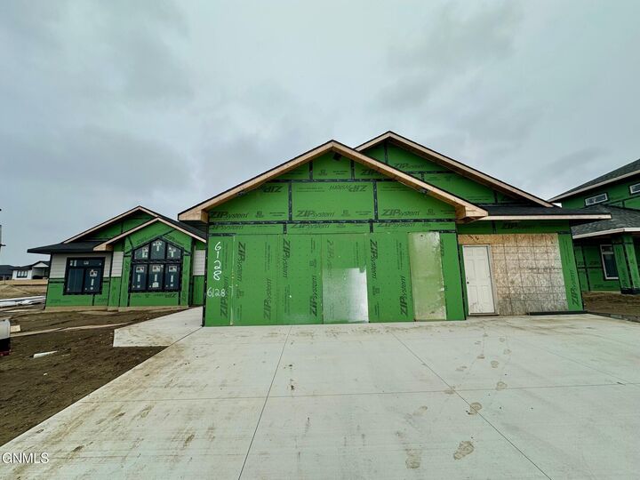 Property Photo:  6128 Heritage Rdg Road  ND 58503 