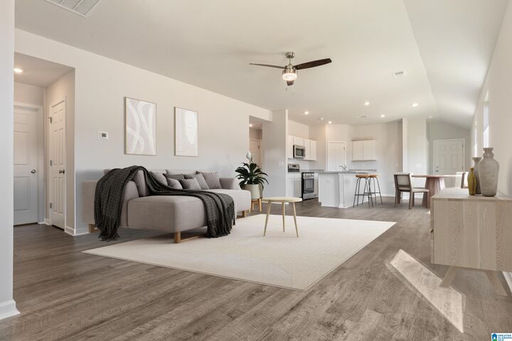 Property Photo:  905 Stagecoach Road  AL 35085 