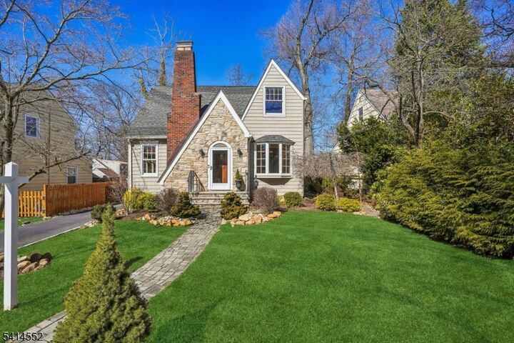 Property Photo:  11 S Cedar Pkwy  NJ 07039 