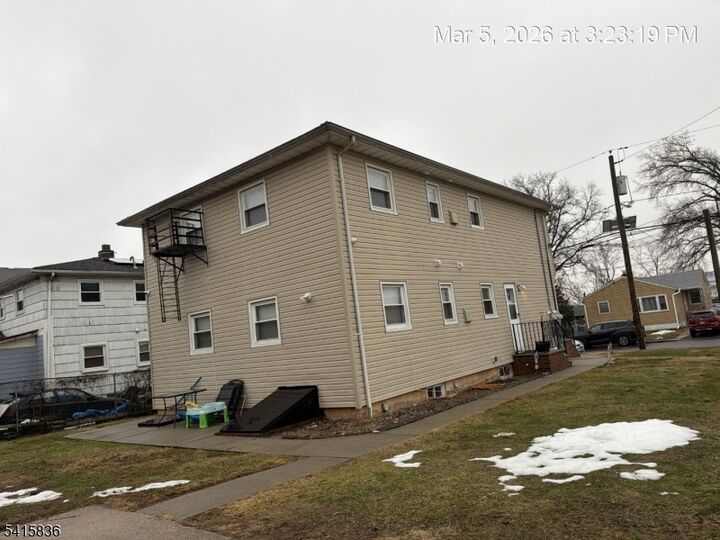 Property Photo:  900 Smith St 2  NJ 07036 