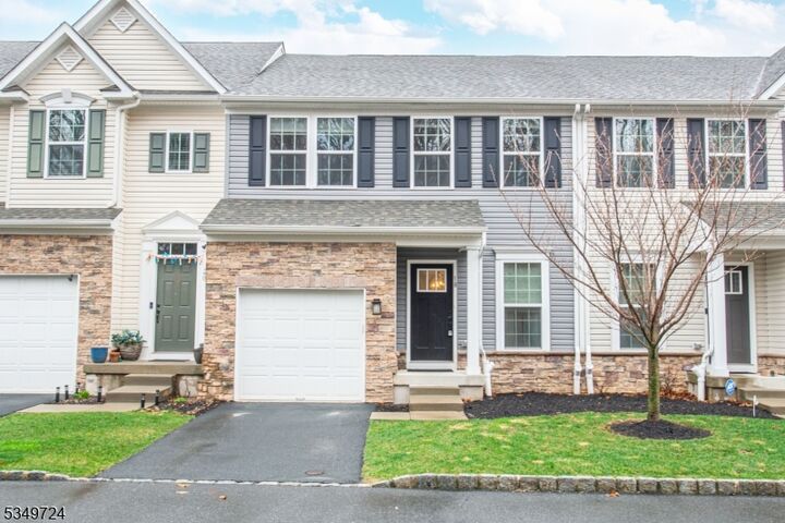 Property Photo:  18 Trailwood Dr  NJ 07856 