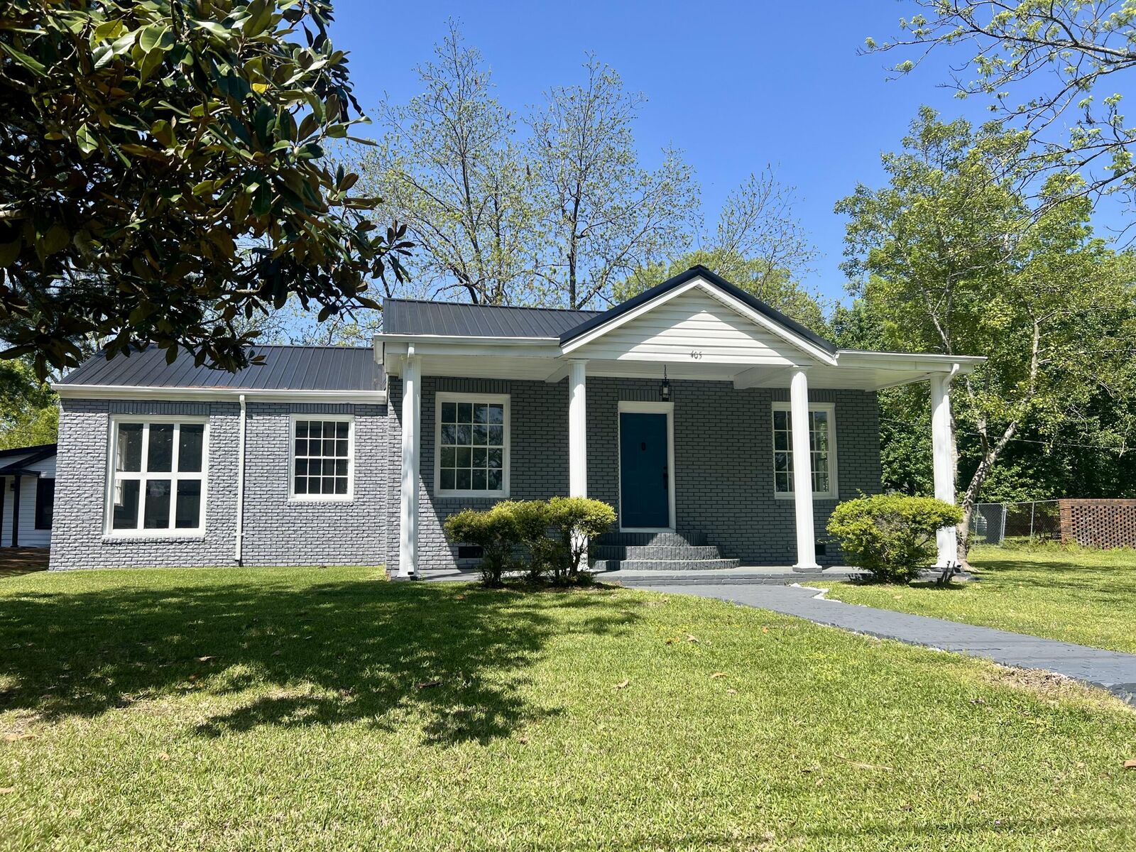 Property Photo:  405 S Eshman Ave  MS 39773 