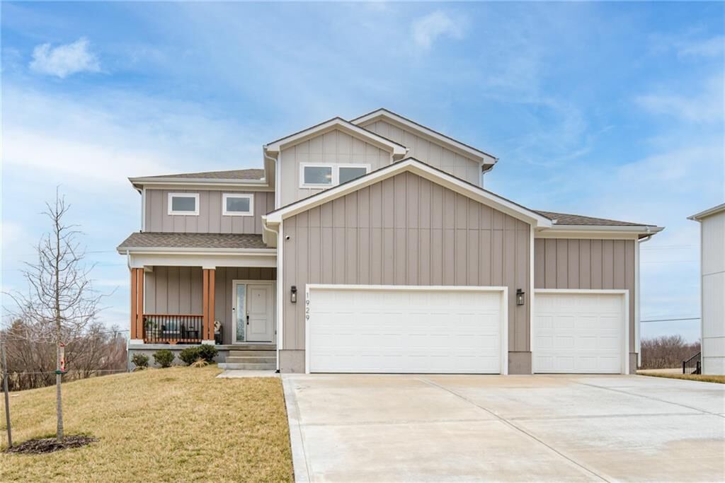 Property Photo:  1929 SW Merryman Drive  MO 64082 